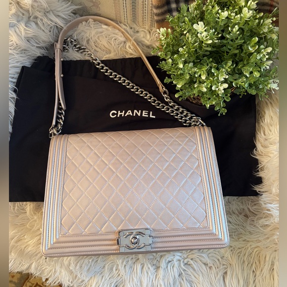 CHANEL Handbags - 🩷Stunning Chanel Boy Bag Maxi. Original condition.🩷Rare shimmering pearl color